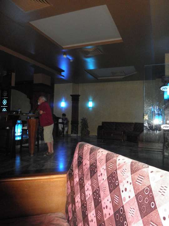 Super Bar mit Musik zum Tanzen  Pickalbatros Alf Leila Wa Leila Resort - Neverland Hurghada