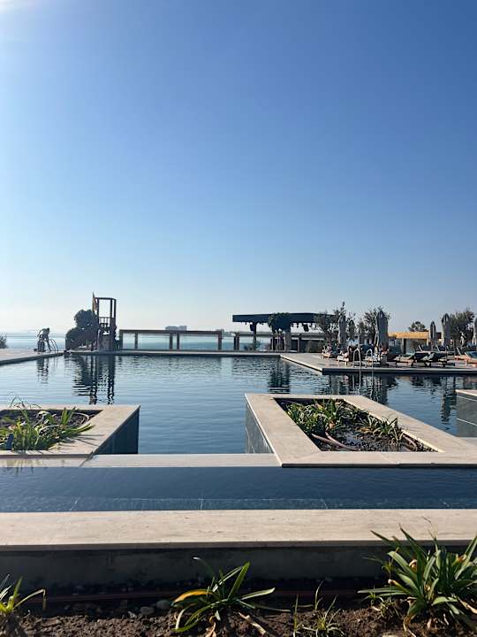 Pool Anda Barut Collection