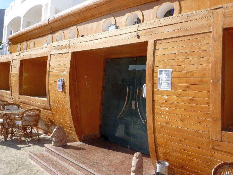 Restaurant Loveboat Happy Life Village