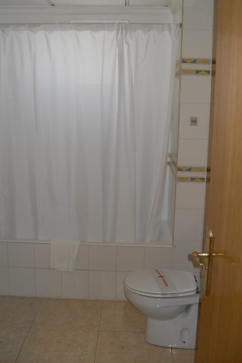 Bad Hotel Kilimanjaro