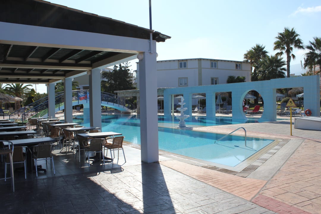 Pool vom Hotel Corali Corali Hotel