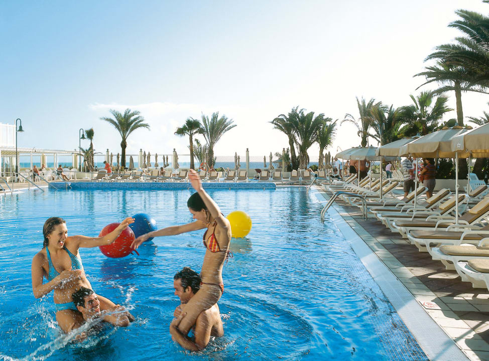 Pool Hotel Riu Oliva Beach Resort