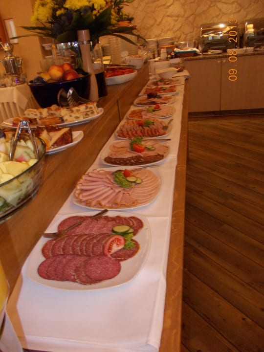 Frühstücksbuffet im "Wolkenlos" Hotel Vier Jahreszeiten Kühlungsborn