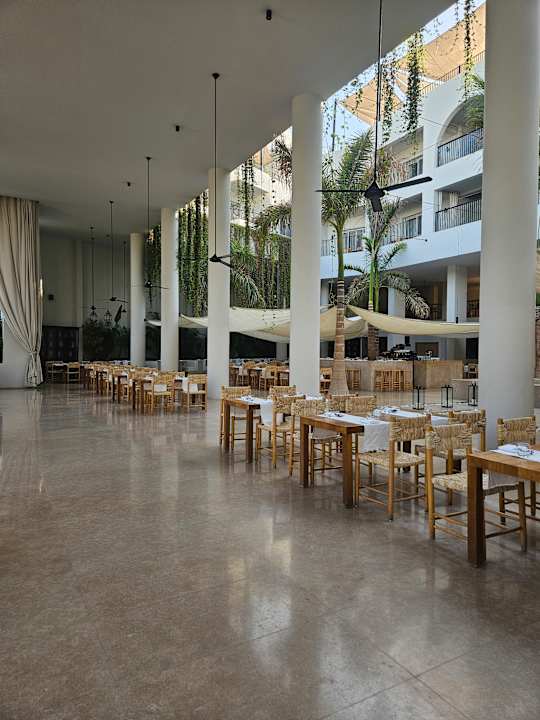 Gastro Serry Beach Resort