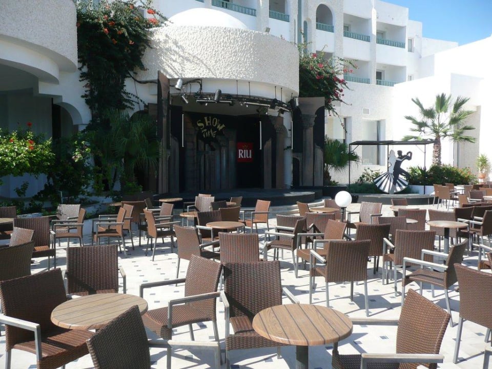 Bühne im Sommer Hotel Royal Garden Palace