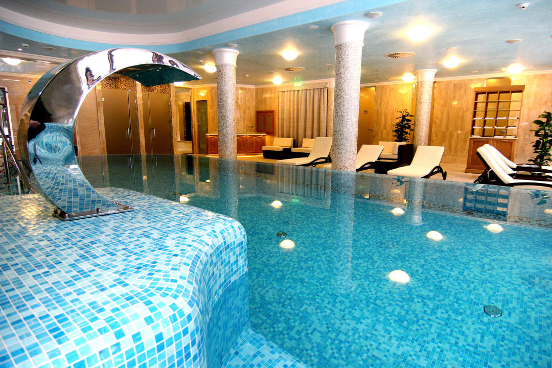 Swimming pool Retro Riverside Wellness Resort