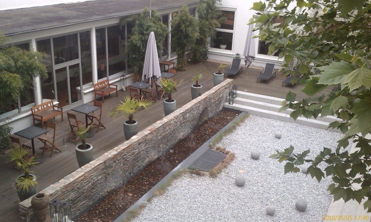 Ausblick zum ruhigen Innenhof Hotel Mannheimer Hof - Leonardo Limited Edition