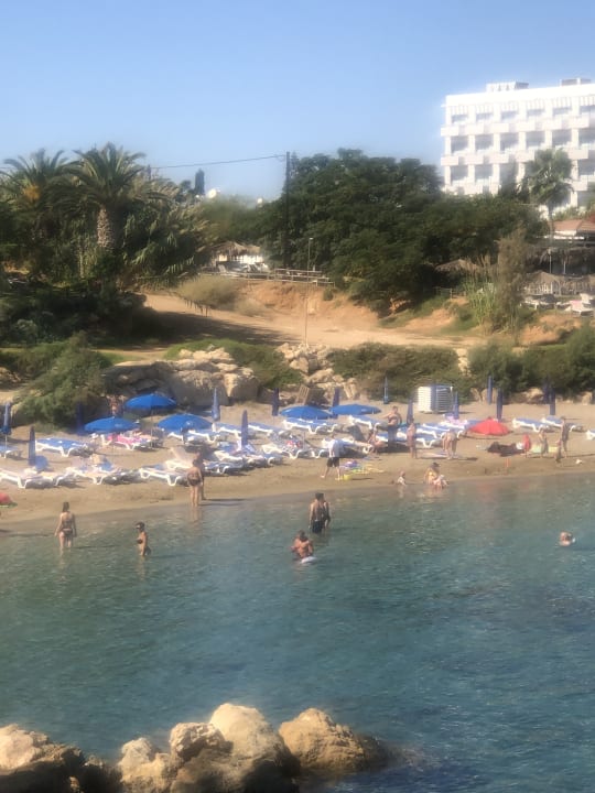 Strand Crystal Springs Beach Hotel