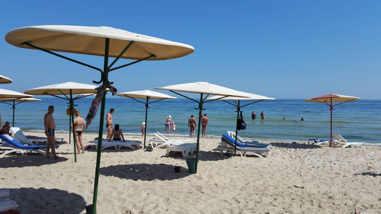 Ein sehr schöner Strand  Hotel El Mouradi Skanes Beach