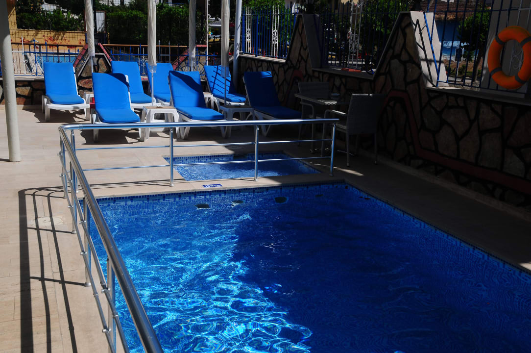Pool Hildegard Hotel