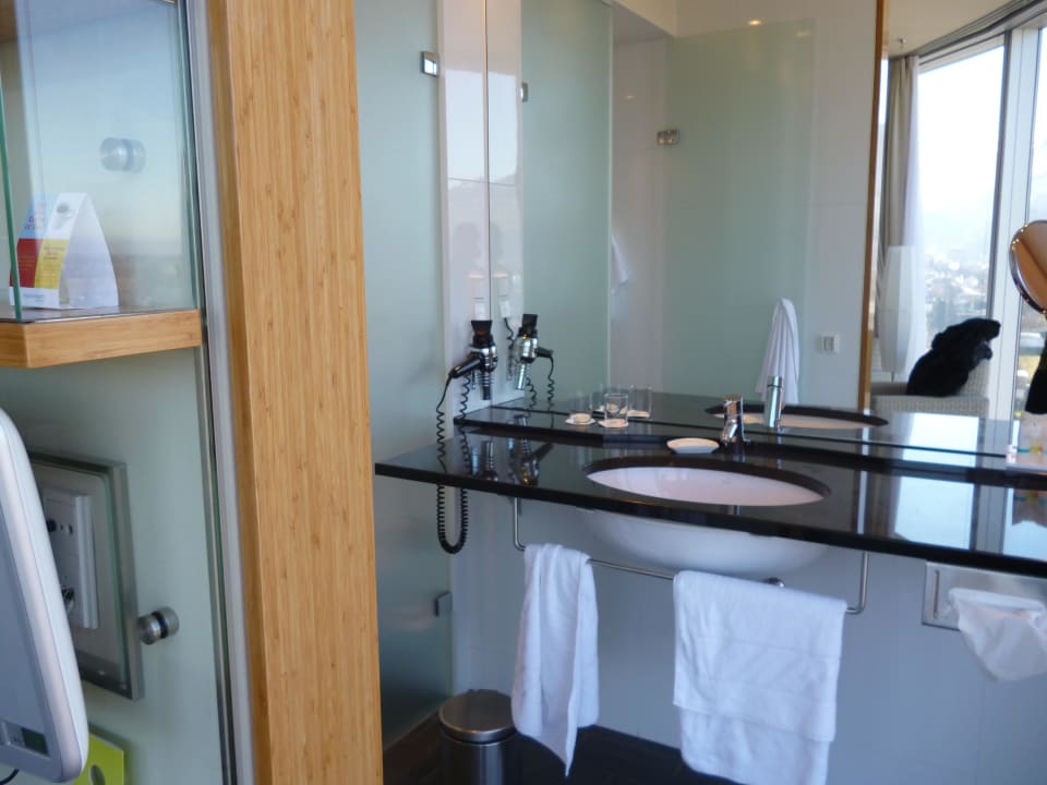 Salle de bain Four Points by Sheraton Panoramahaus Dornbirn