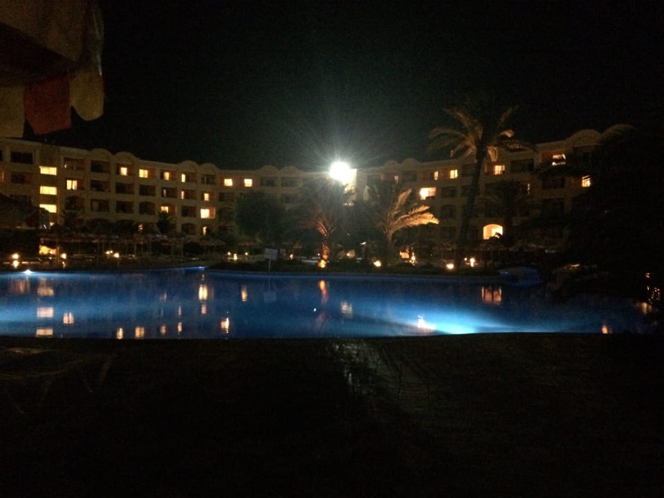 Pool am Abend Nour Palace Resort & Thalasso