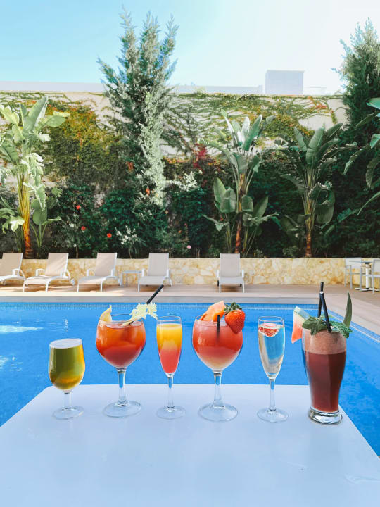 Pool Hotel Agua Beach