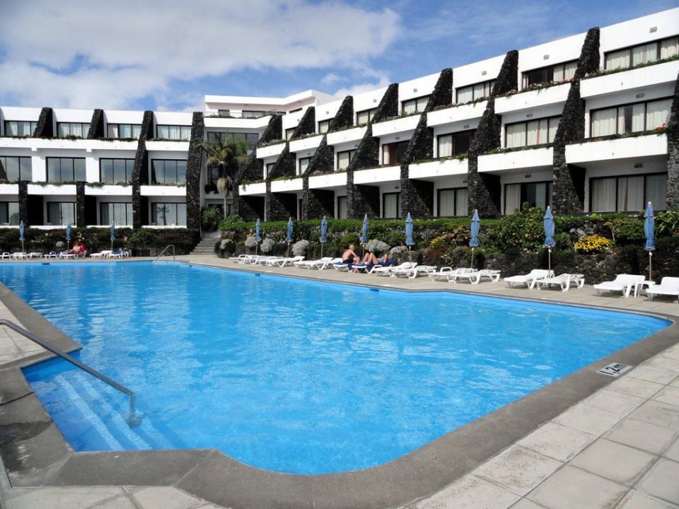 Am Pool Caloura Hotel Resort