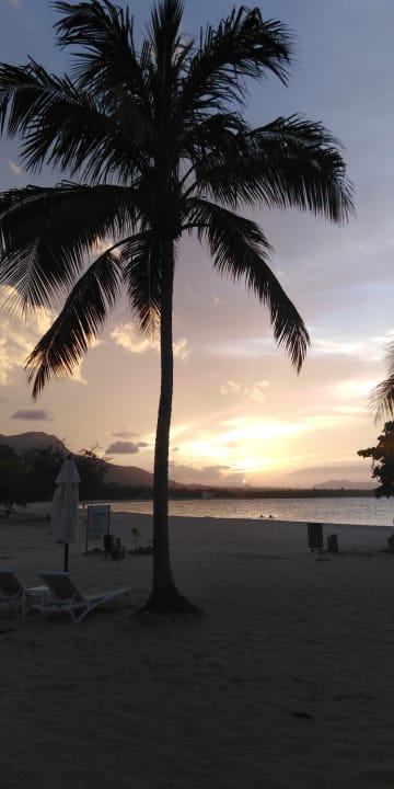 Strand Wyndham Alltra Samana