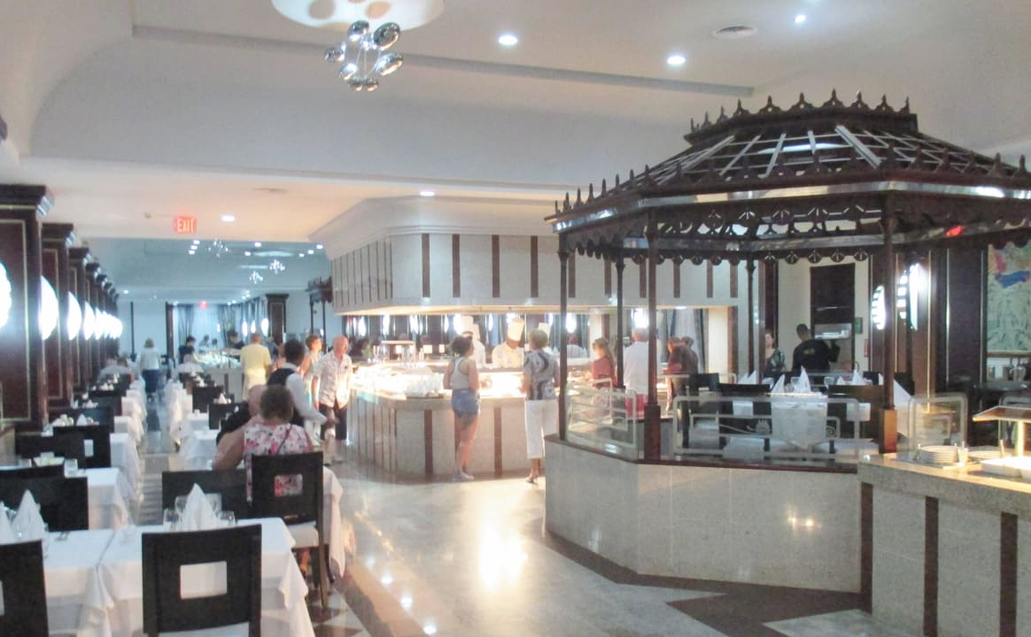 Teilansicht Hauptrestaurant Hotel Riu Palace Macao - Adults only