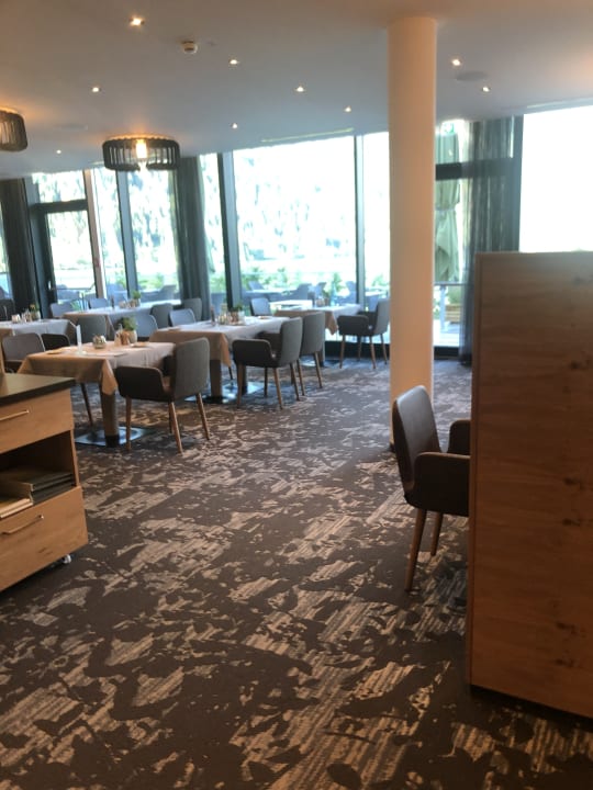 Bar Speiseraum Haldensee Naturerlebnis Wellnesshotel