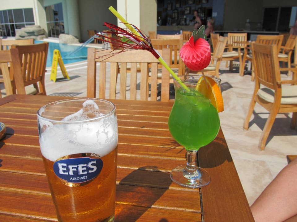 So schöne Coctails haben wir vom Ali serviert gekr Melas Resort Hotel