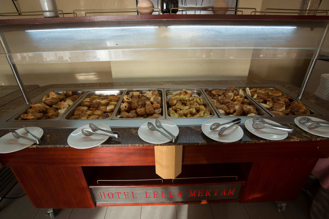 Croissants Lella Meriam Hotel & Club