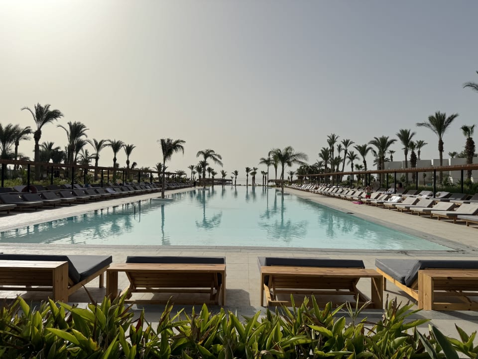 Pool Serry Beach Resort