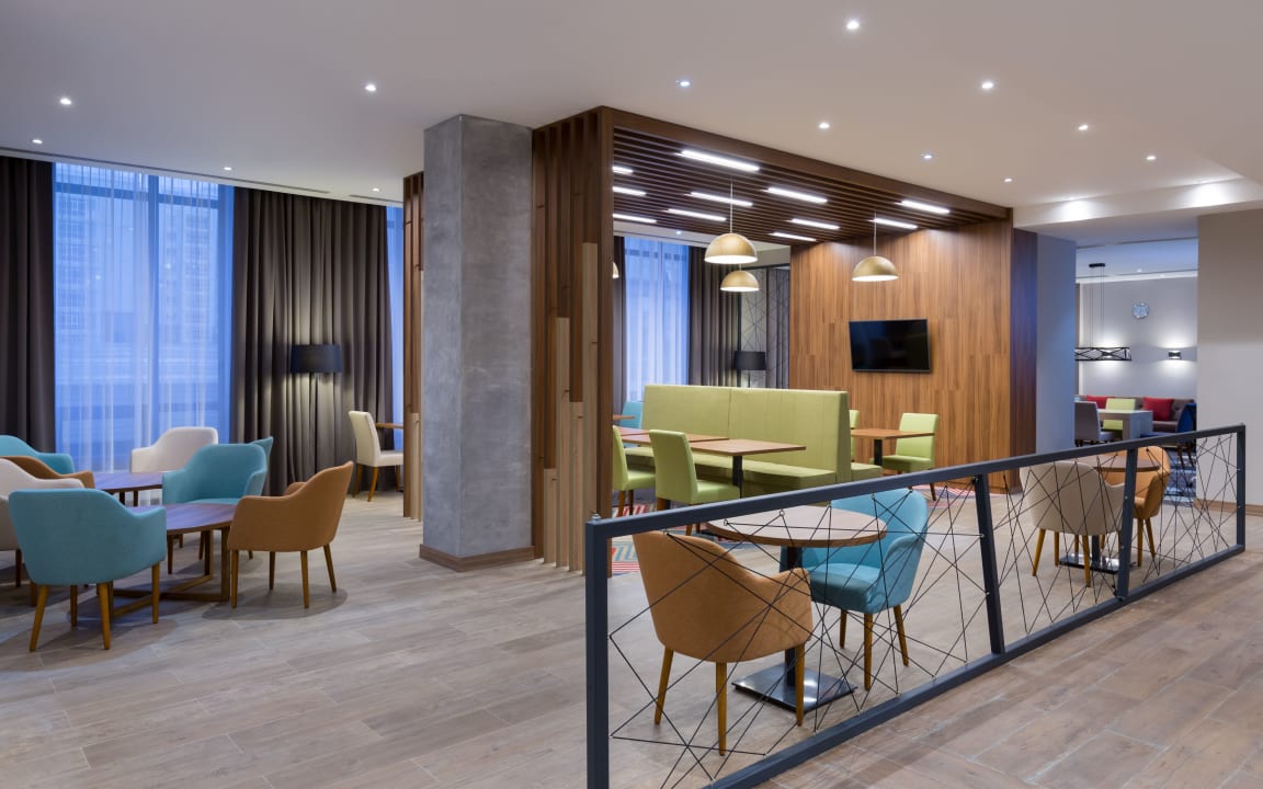 Lobby Hampton by Hilton Astana Triumphal Arch