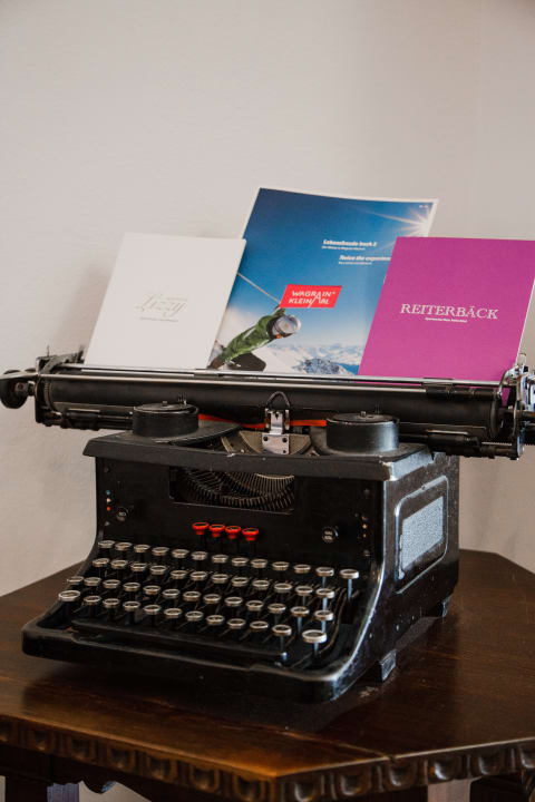 Lobby Wohnen by Lizzy Rohrmoser