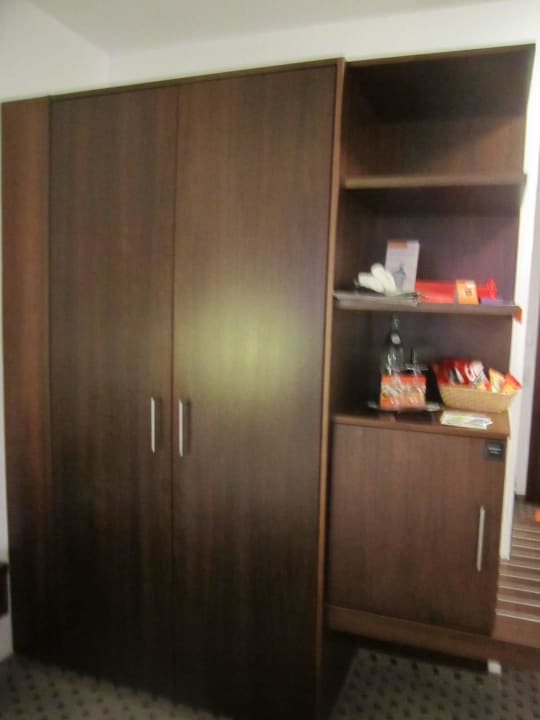 Schrank Seehotel Adler