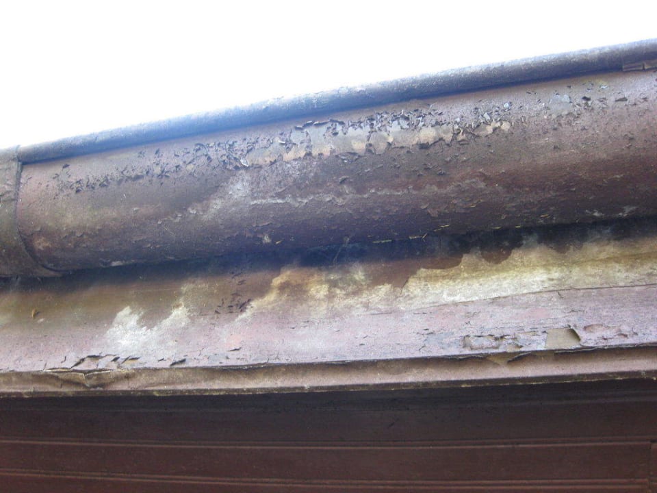 Dachrinne am Balkon. Hostellerie St Barnabé