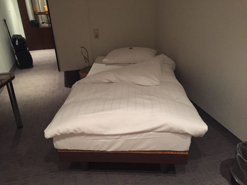 Bett Kommerzhotel Köln