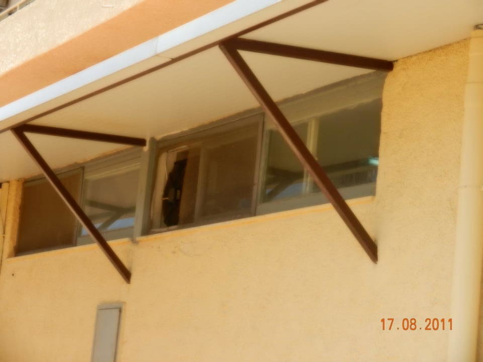 Dunstabzug gleich neben unserem Bungalow allsun Hotel Carolina Mare