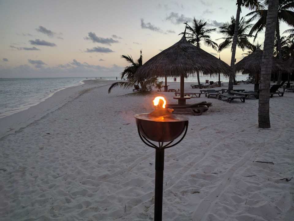 Strand Kuredu Island Resort & Spa