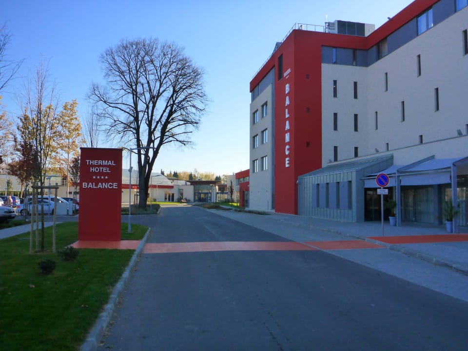 Hotel von aussen Thermal Hotel Balance Lenti
