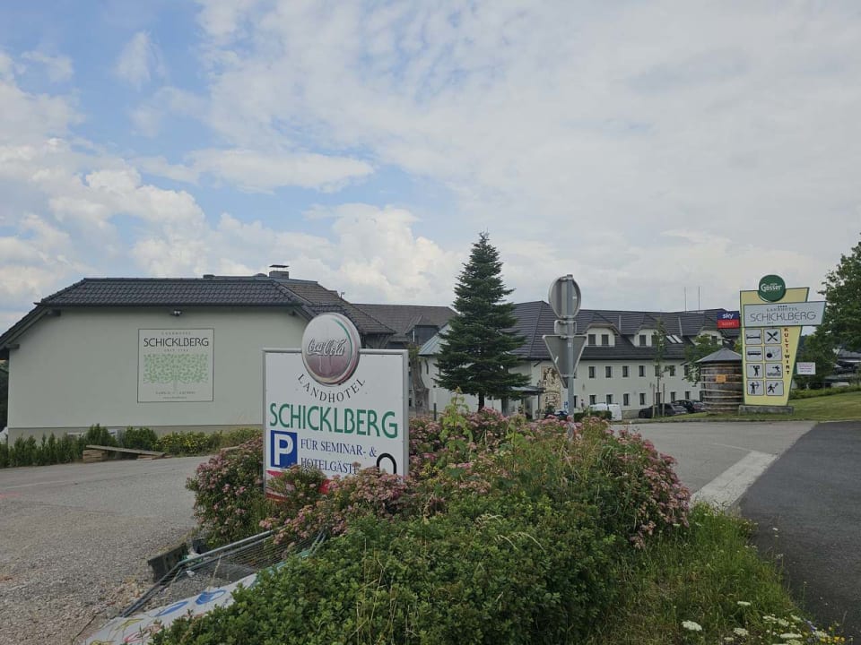 Außenansicht 1A Landhotel Schicklberg