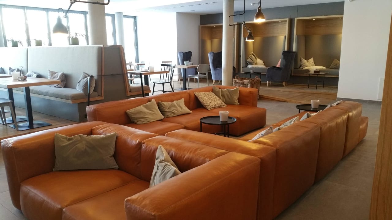 Täglich langschläfer Frühstück im Wohnzimmer  Bodensee Naturhotel Mohren