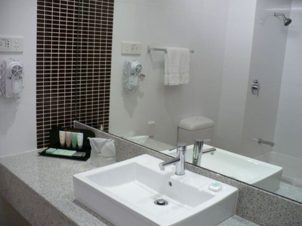 Schickes Badezimmer The Sydney Boulevard Hotel