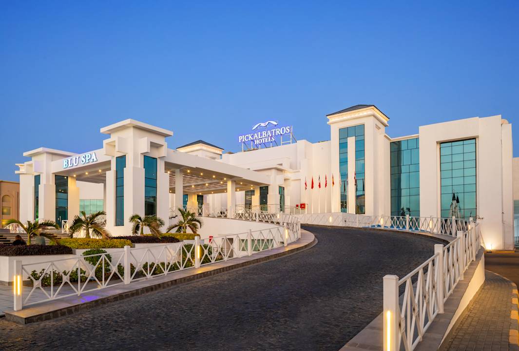 Außenansicht Pickalbatros Blu Spa Resort