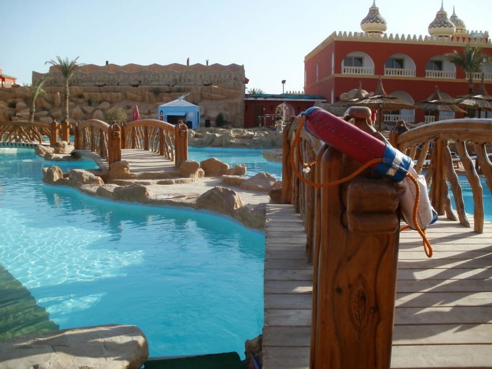 Brücke über den Pool Pickalbatros Alf Leila Wa Leila Resort - Neverland Hurghada