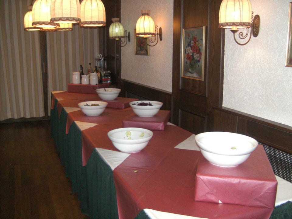 Das Salatbuffet am Abend Zedernhof Gesundheits- & Wellnesshotel