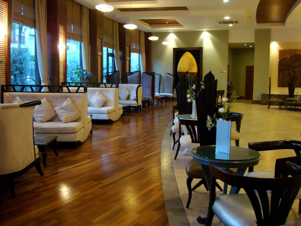 24 Stunden Bar an der Rezeption Voyage Belek Golf & Spa