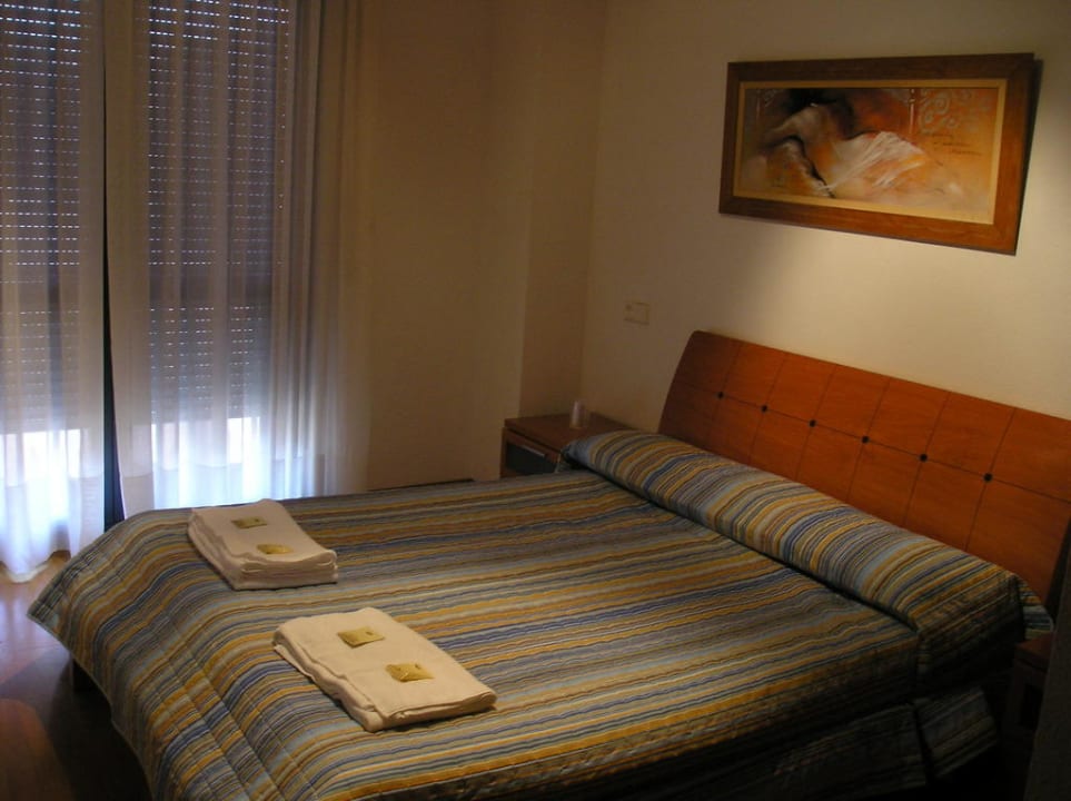 Habitacion cama matrimonio  Gestión de Alojamientos Apartments