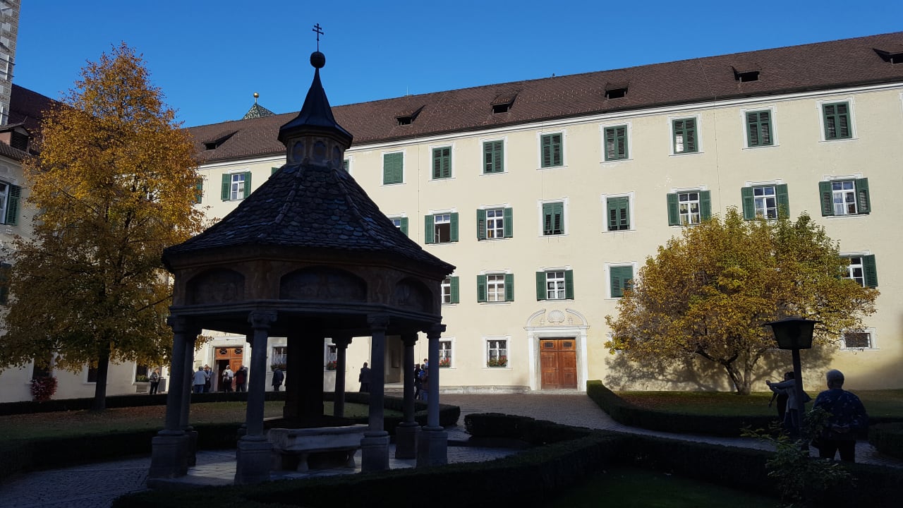 Außenansicht Kloster Hotel Neustift