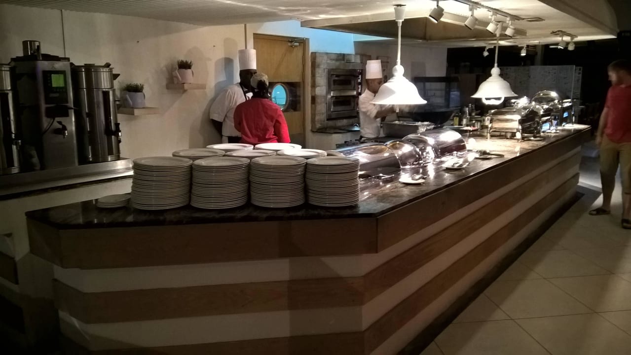 Das reichhaltige und leckere Buffet Le Peninsula Bay Beach Resort & Spa