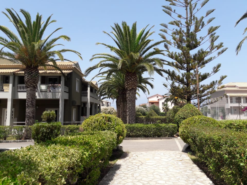 Gartenanlage Acharavi Beach Hotel
