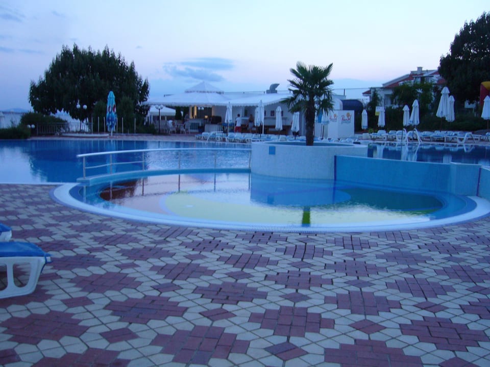 Aufgeräumt Hotel Sineva Beach