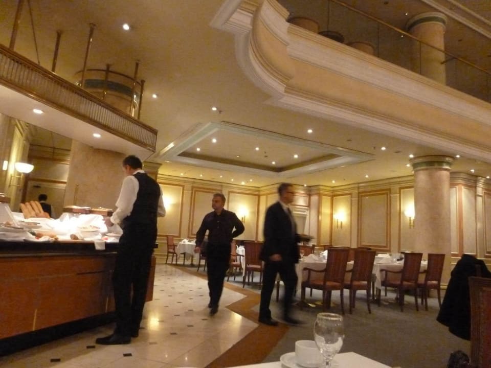 Restaurant beim Frühstück Hotel Sheraton Zagreb