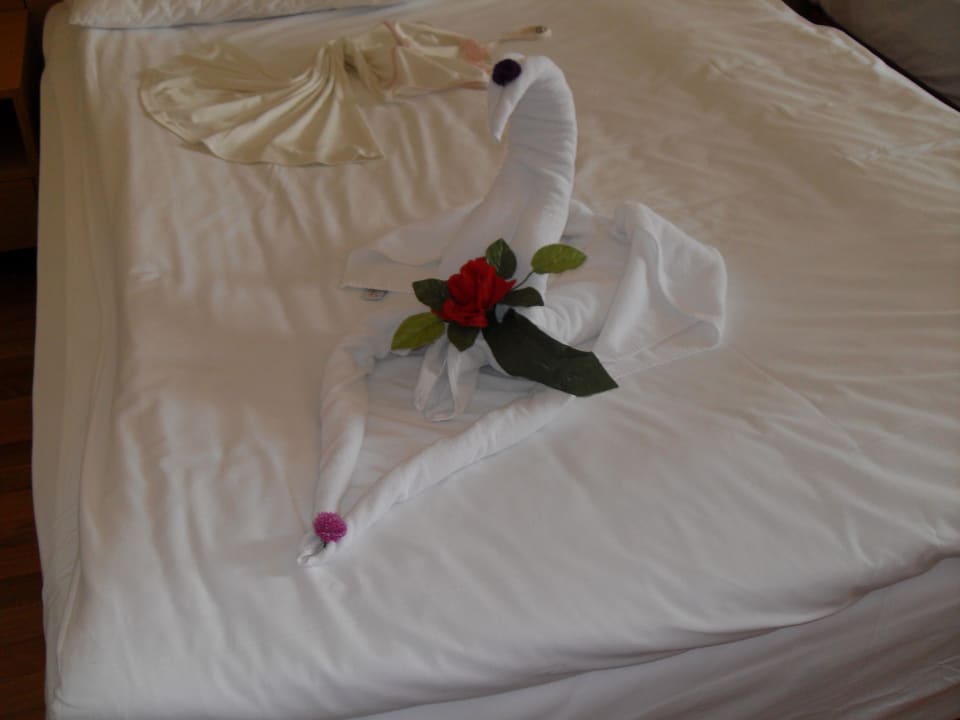 Dekoration auf dem Bett Alaiye Resort & Spa