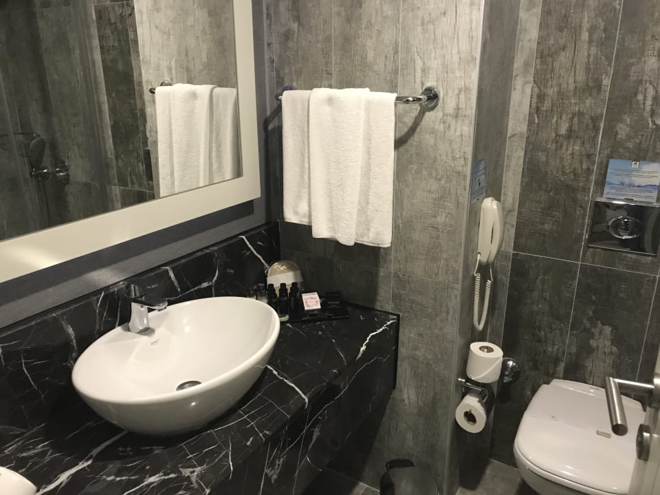 Zimmer Saturn Palace Resort Hotel