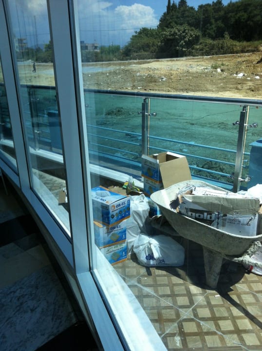 Der Blick auf die Sonnenterrasse Sultan of Dreams Hotel & Spa