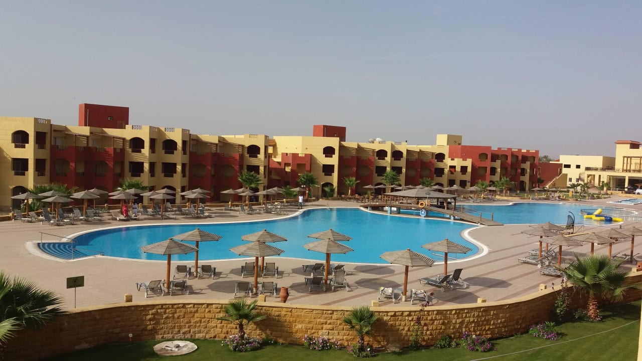 Ausblick vom Zimmer auf den Pool Casa Mare Resort