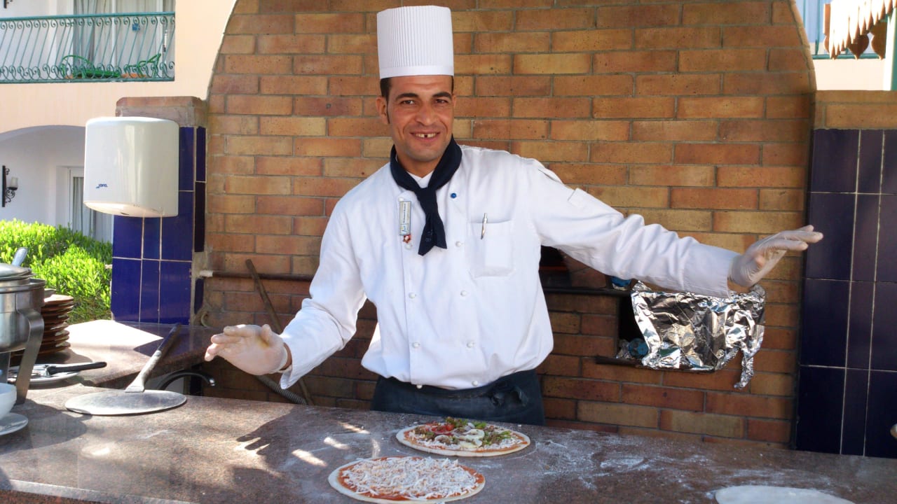 Pizzabäcker am Pool Bel Air Azur Resort - Adults only
